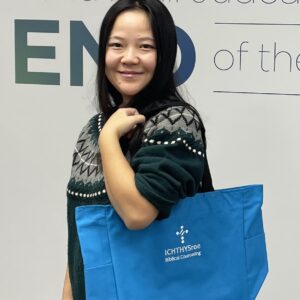 ZIPPERED TOTE BAG